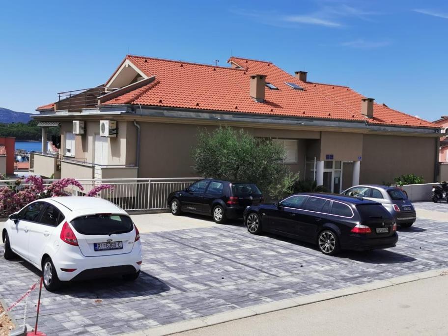 Apartments Mara Црес Экстерьер фото