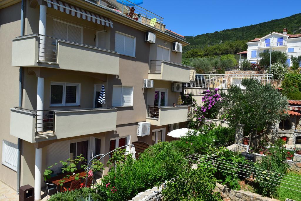 Apartments Mara Црес Экстерьер фото